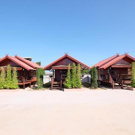 Prakaithong Hotel Amphoe Sawang Daen Din Εξωτερικό φωτογραφία