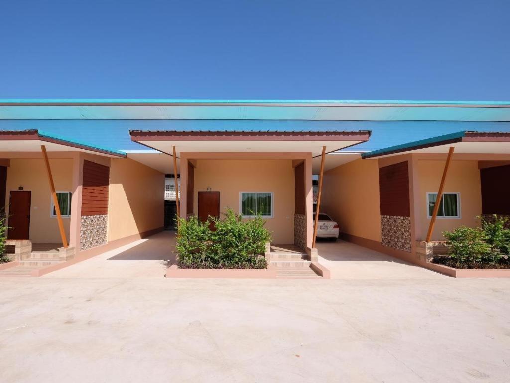 Prakaithong Hotel Amphoe Sawang Daen Din Εξωτερικό φωτογραφία